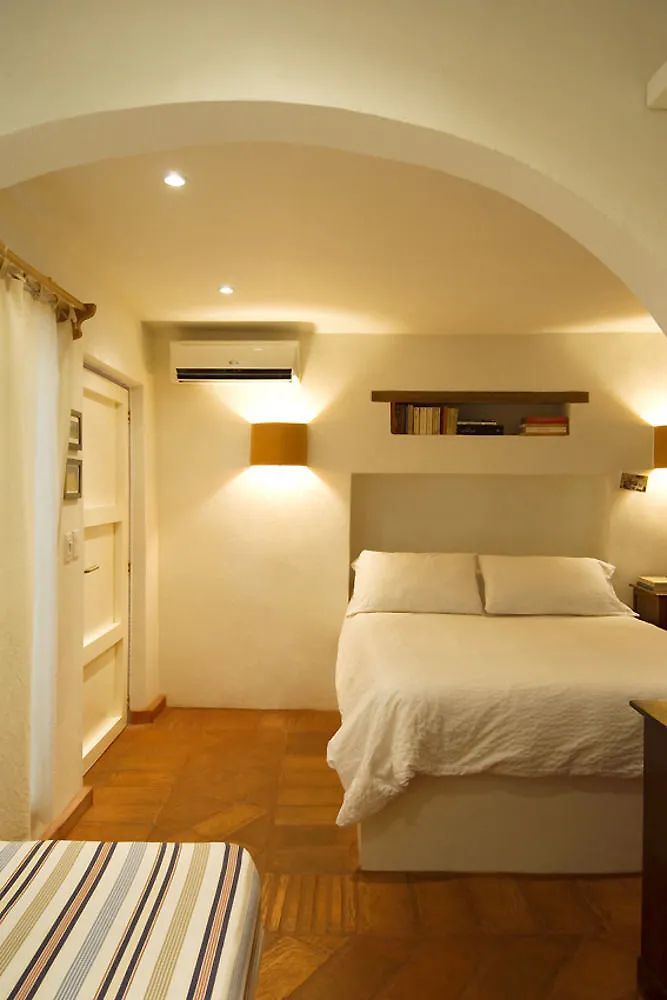 Lez Lezards Bed & Breakfast Cartagena Hotel