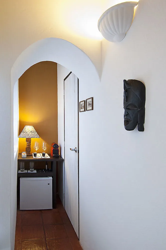 Lez Lezards Bed & Breakfast Cartagena 2*,